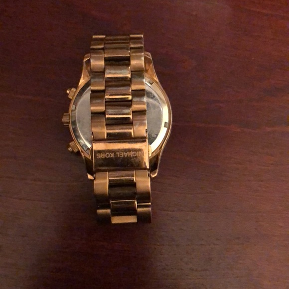 Michael Kors Rose Gold Watch - Picture 2 of 2